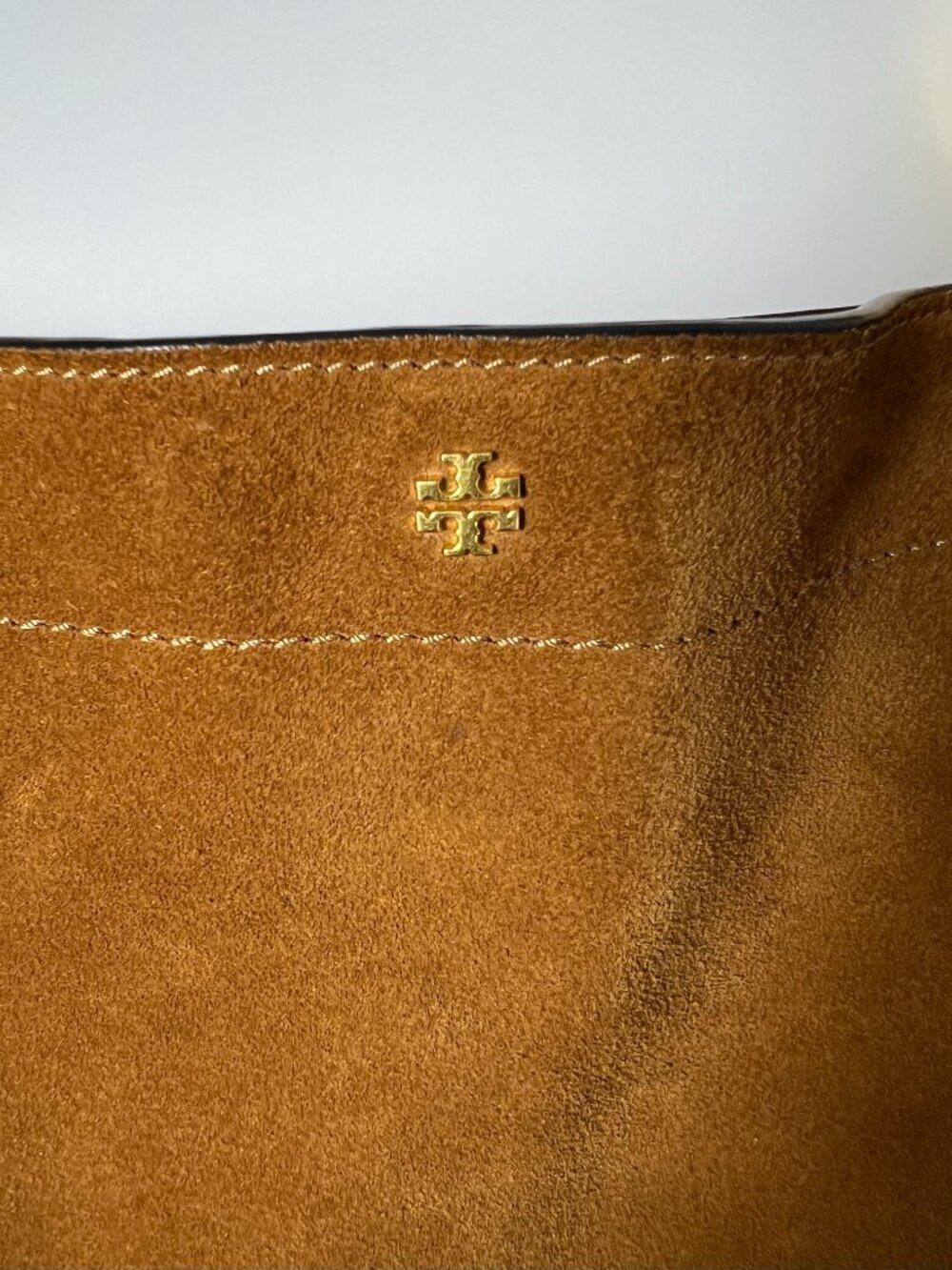 TORY BURCH Farrah Suede Tote Bag - Classic Brown/Tiramisu with Gold Hardware - Picture 3 of 10